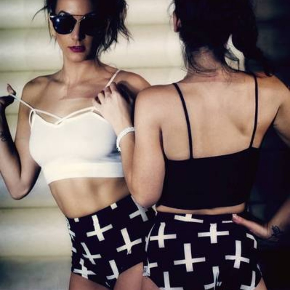 BLACK AND WHITE CROSS HIGH WAISTED STRETCHY HOT - Picture 4 of 8